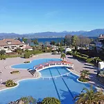 I Ciliegi 1-09 con piscina by Wonderful Italy